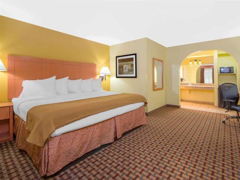 Days Inn By Wyndham Lubbock South מראה חיצוני תמונה