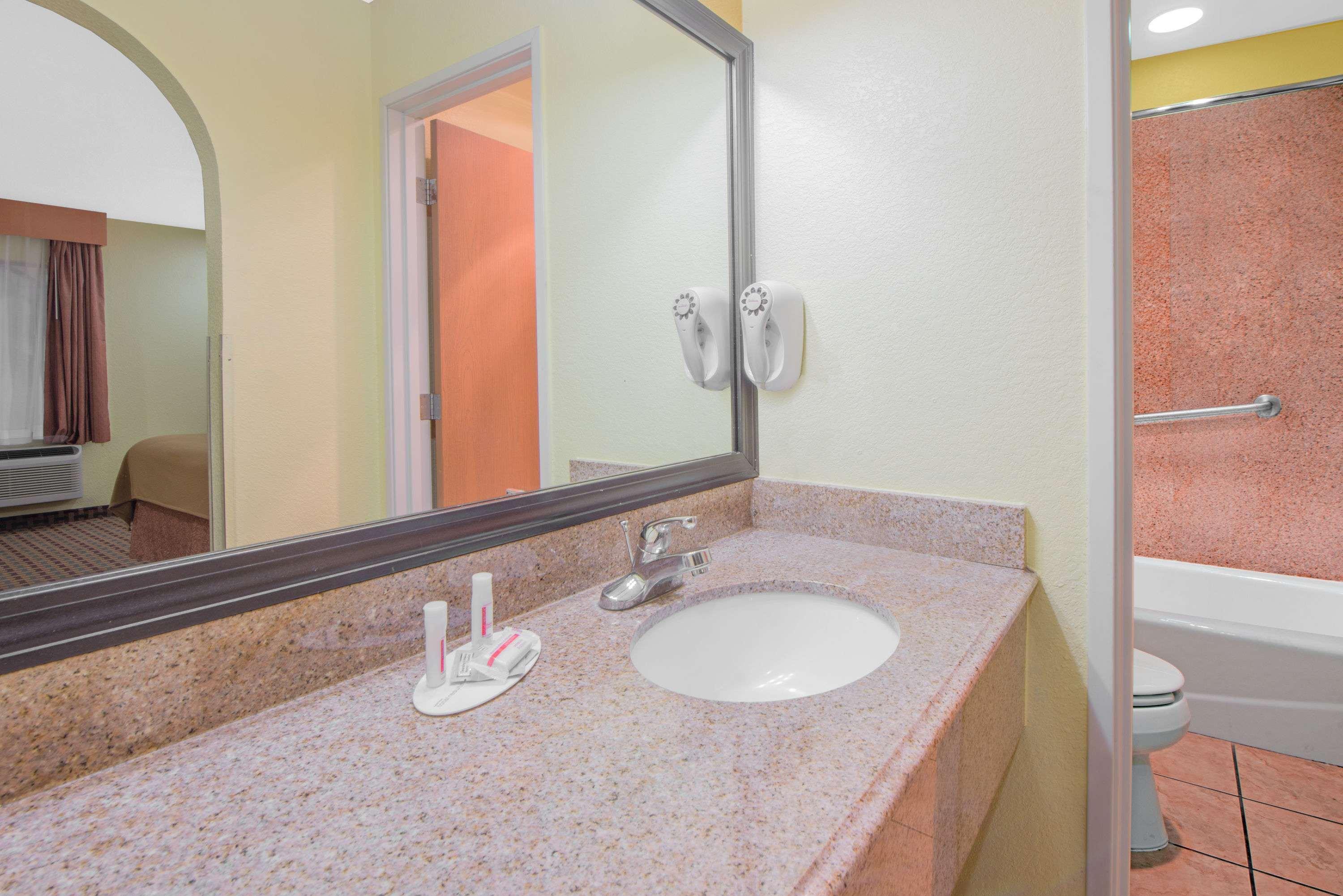 Days Inn By Wyndham Lubbock South מראה חיצוני תמונה